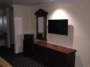 Ontario Inn & Suites Image 14