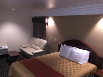 Ontario Inn & Suites Image 18