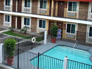 Ontario Inn & Suites Image 7